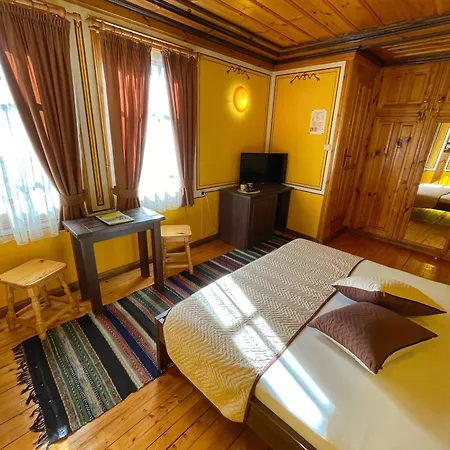 Guest house Guest Colorit 3*